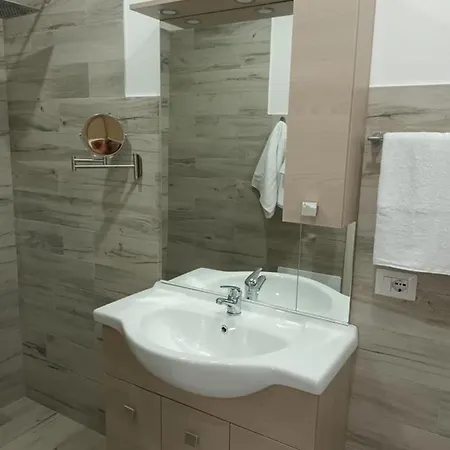 فندق مبيت وإفطار Mazzella ايسكيا