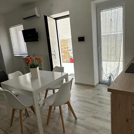 فندق مبيت وإفطار Mazzella ايسكيا