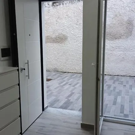 Mazzella ايسكيا